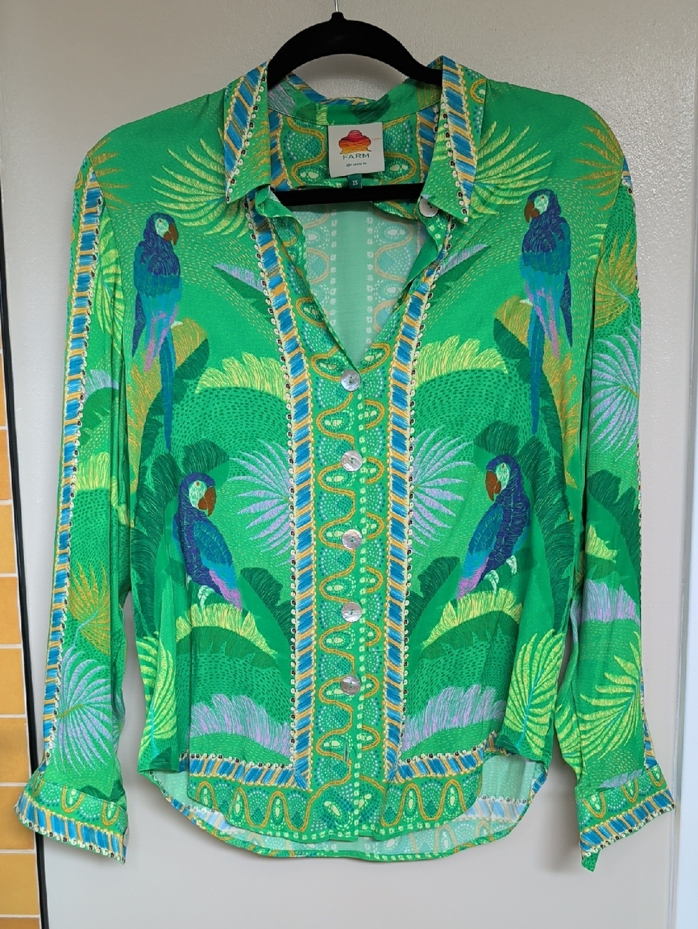 Farm Rio - Green Macaw Viscose Shirt - Size Women's US XS - Picture 7 of 9